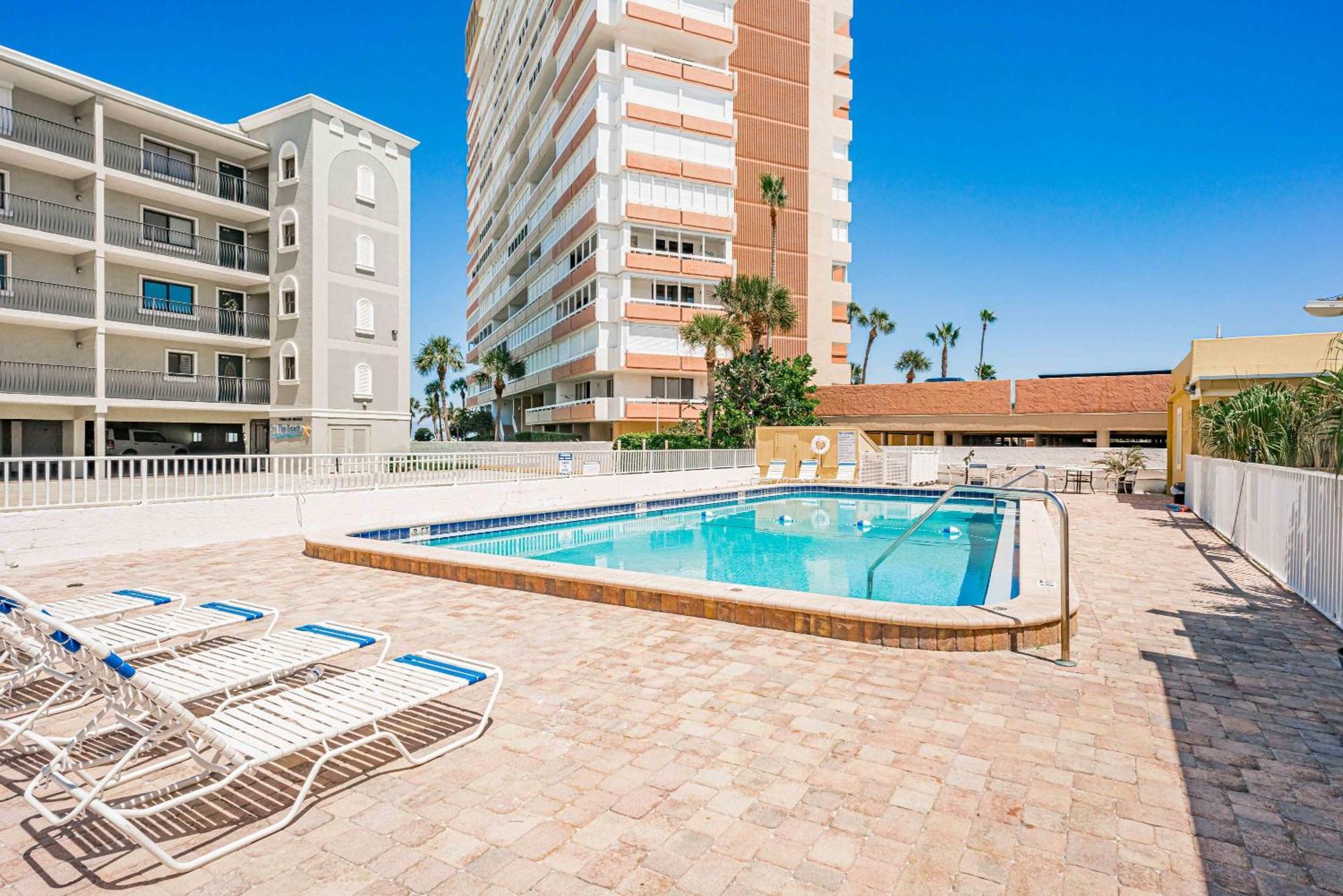 Beachside Retreat W Heated Pool Сант Пит Бич Экстерьер фото